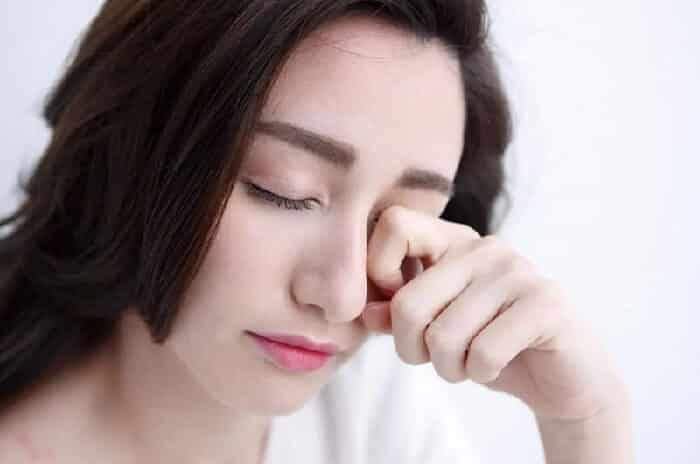 Mắt trái nháy đánh con gì
