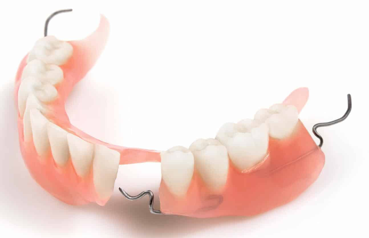 Mơ thấy răng giả gãy có ý nghĩa gì