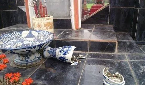 Mơ thấy bàn thần tài bị phá vỡ