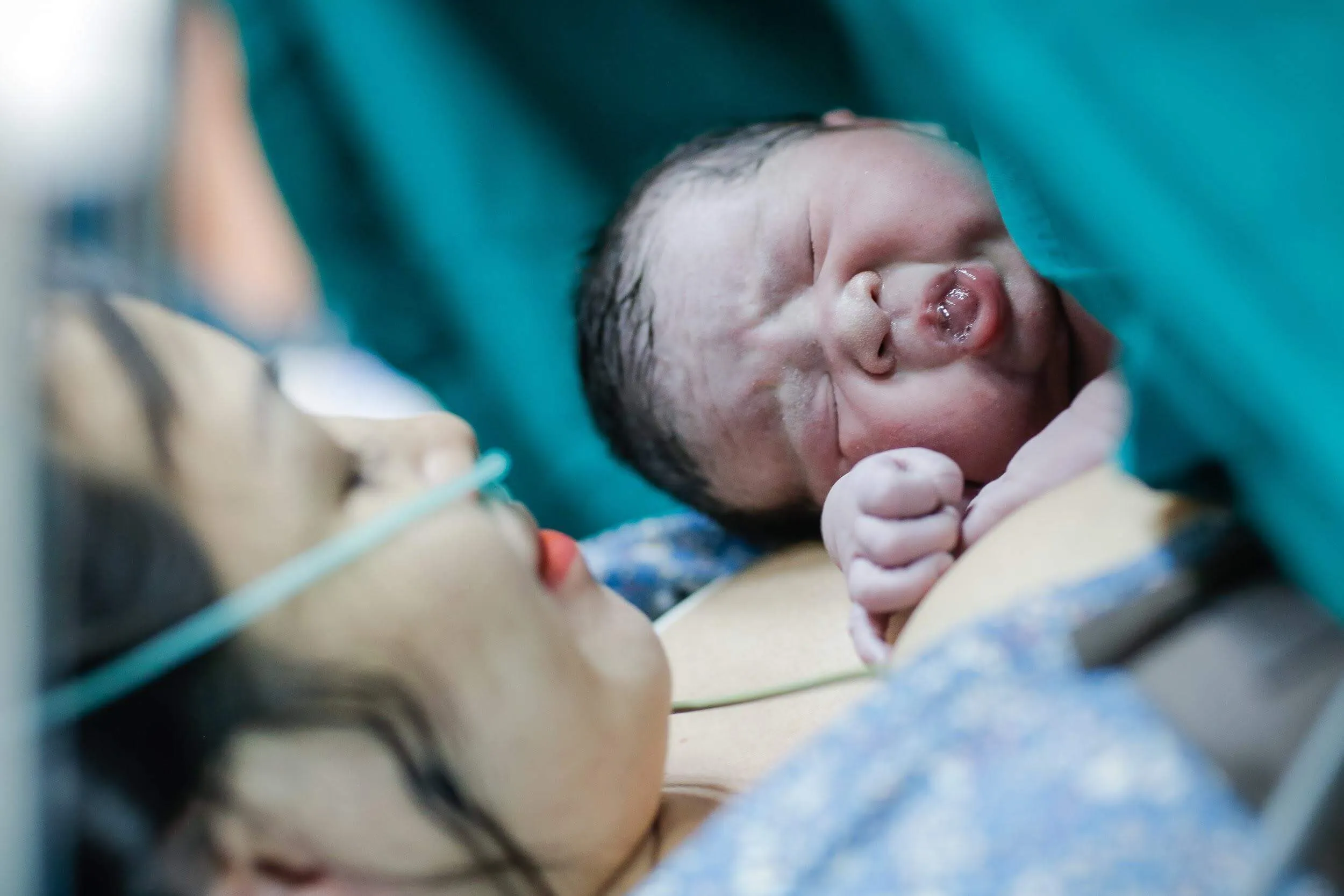Chiêm bao thấy chưa kết hôn đã sinh em bé