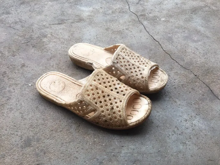 Mơ thấy đôi dép cũ