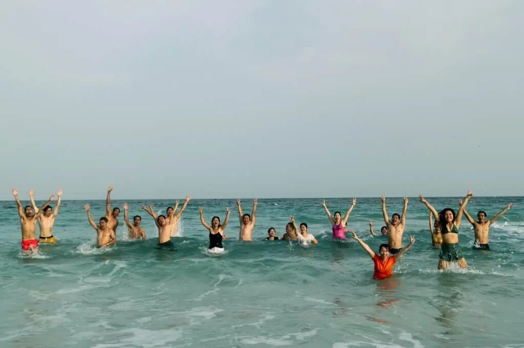 Mơ thấy tắm biển lúc nước đang dâng cao