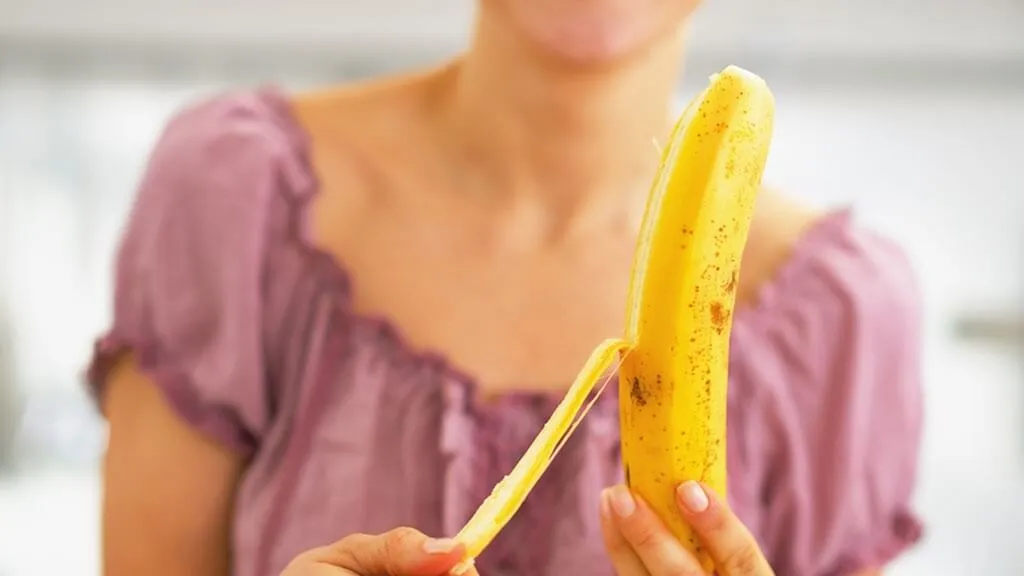 Nằm mơ thấy đang ăn chuối
