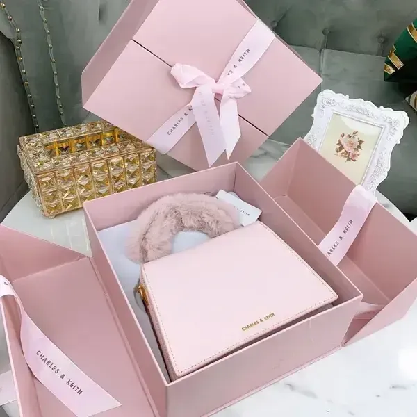 Chiêm bao được tặng túi xách 