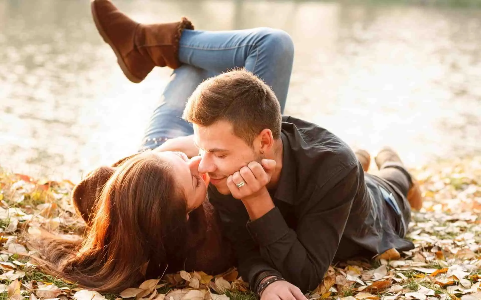 Chiêm bao thấy người yêu đang hôn ai đó