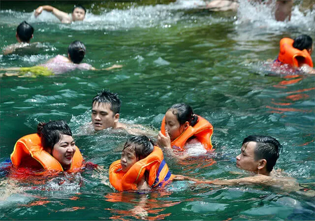 Chiêm bao tắm suối