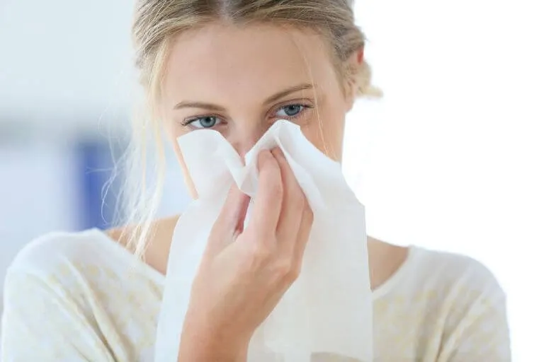 Ngứa chóp mũi là điềm gì