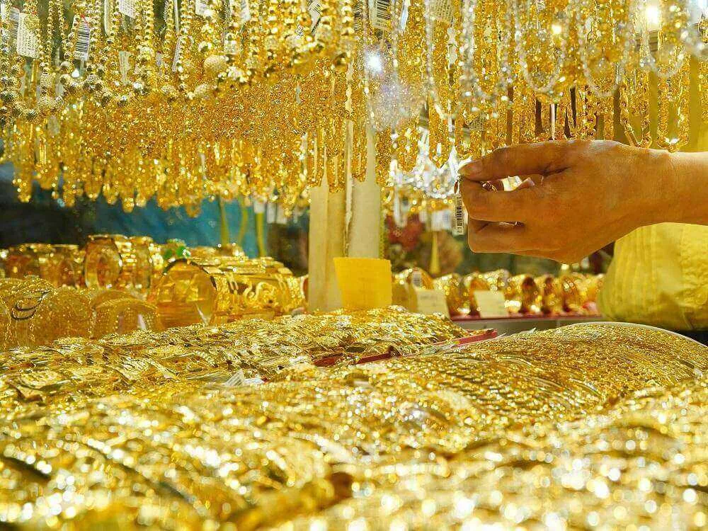 Chiêm bao bạn thân vay tiền đi mua vàng