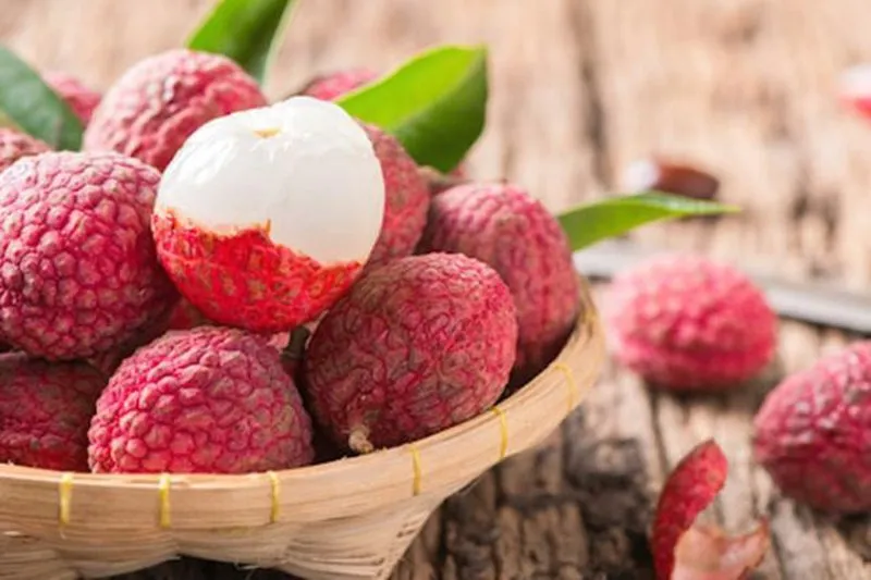 Mộng thấy đang ăn vải thều