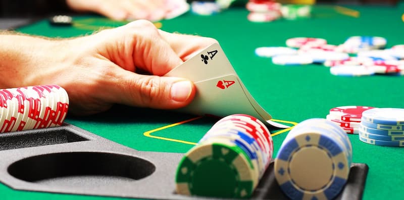 fold trong poker là gì