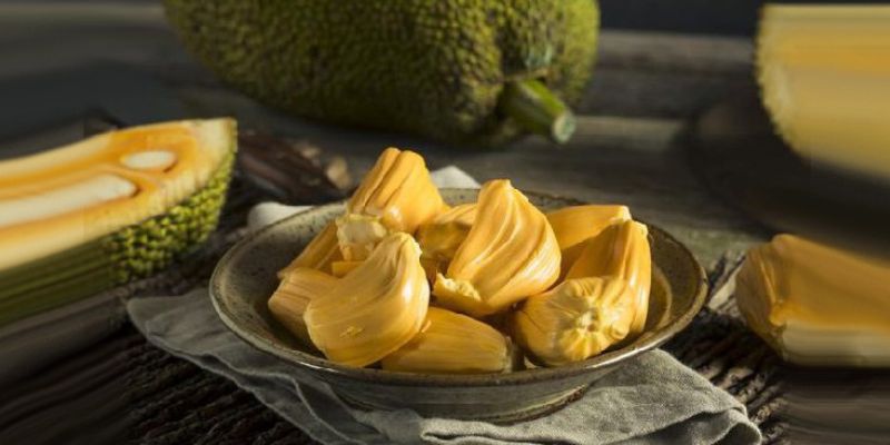 Mơ thấy ăn mít chín