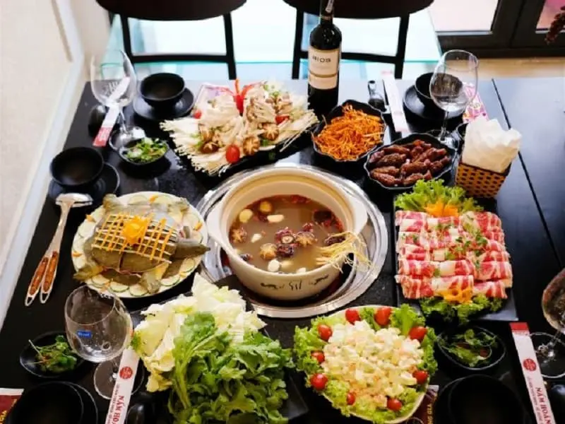 Chiêm bao thấy đi ăn tiệc ở nơi xa