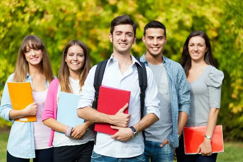 Giải mã giấc mơ thấy đi du học