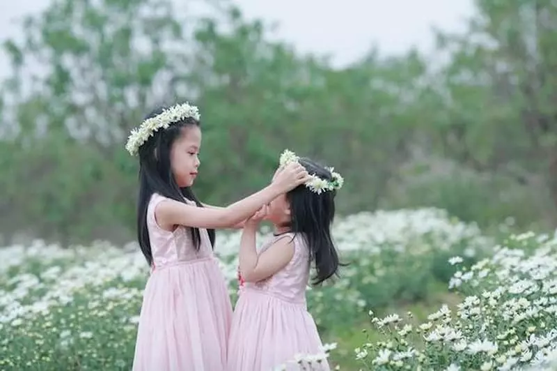 mơ thấy chị gái ruột khóc