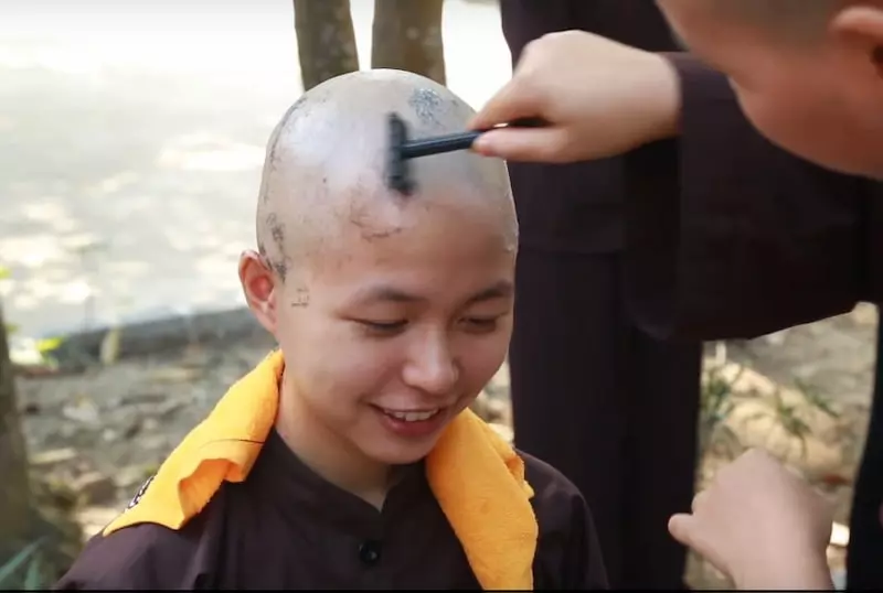 Mơ thấy đi tu